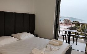 Petros Rooms