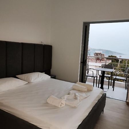 Petros Rooms Himare Buitenkant foto