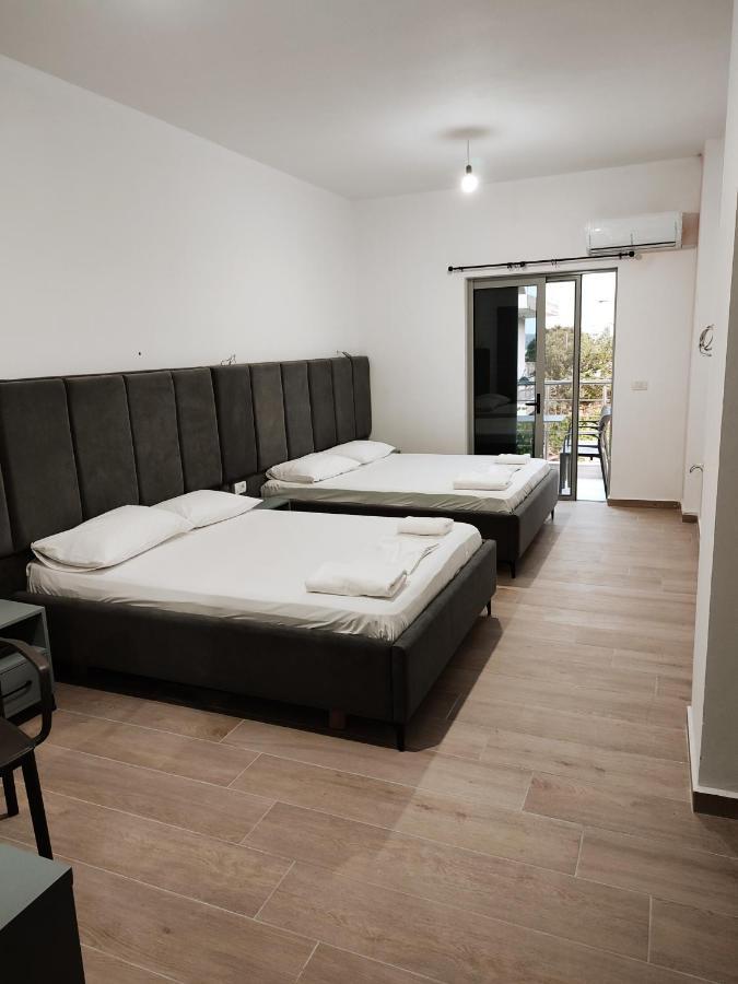 Petros Rooms Himare Buitenkant foto