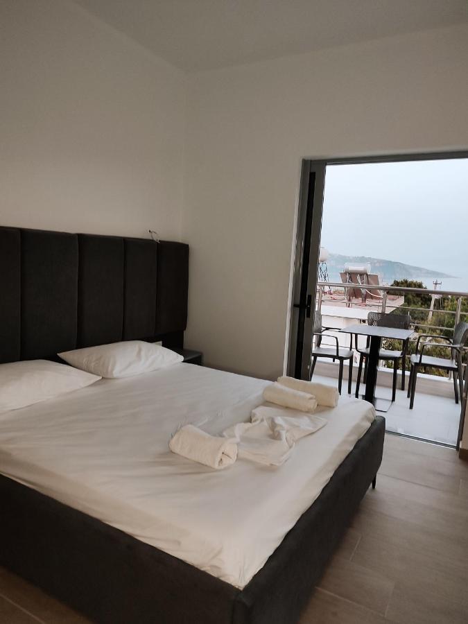 Petros Rooms Himare Buitenkant foto