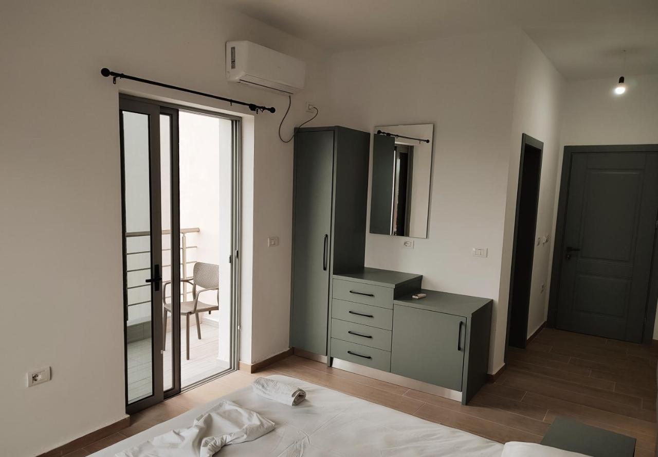 Petros Rooms Himare Buitenkant foto