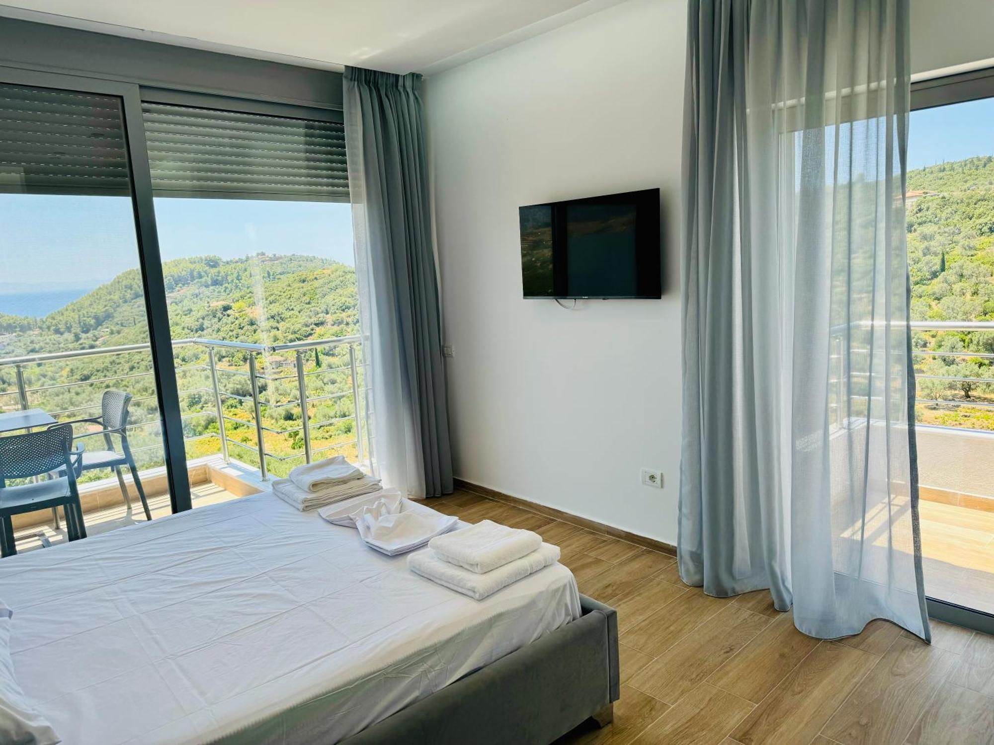 Petros Rooms Himare Buitenkant foto