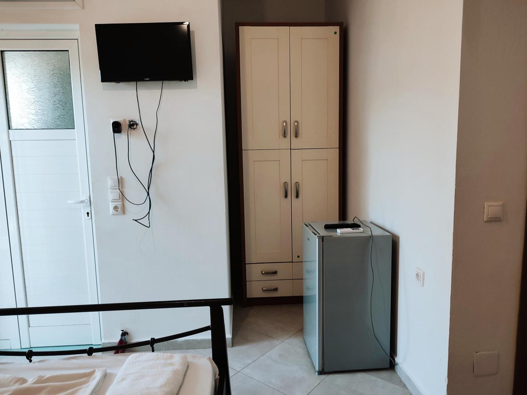 Petros Rooms Himare Buitenkant foto