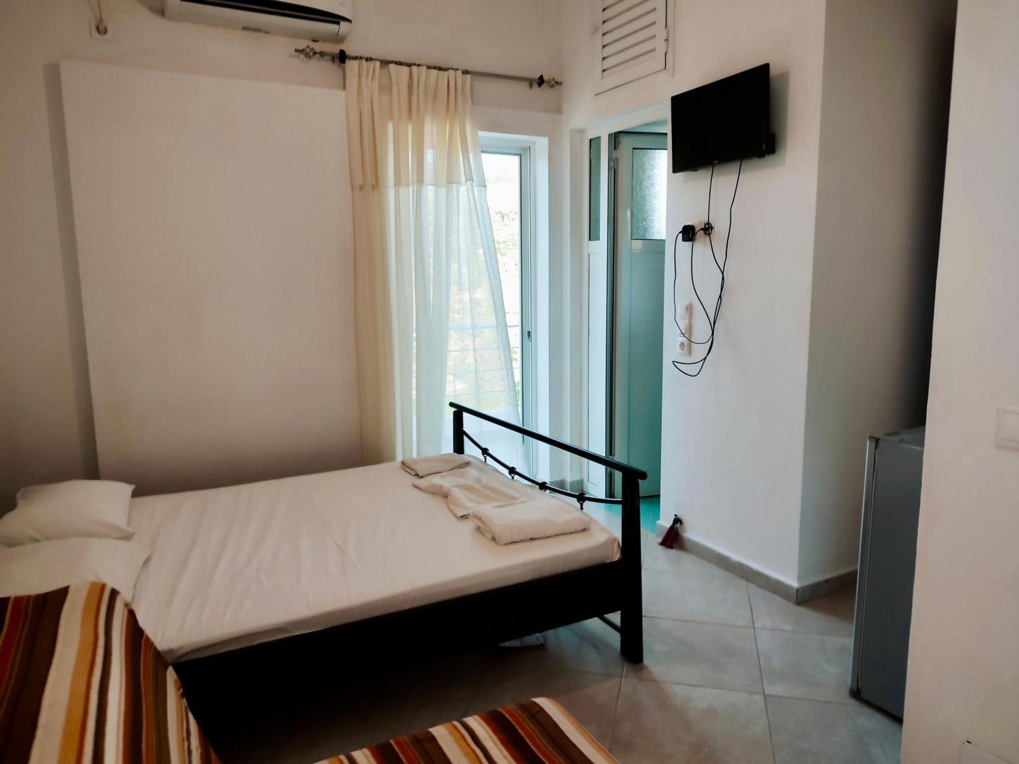 Petros Rooms Himare Buitenkant foto