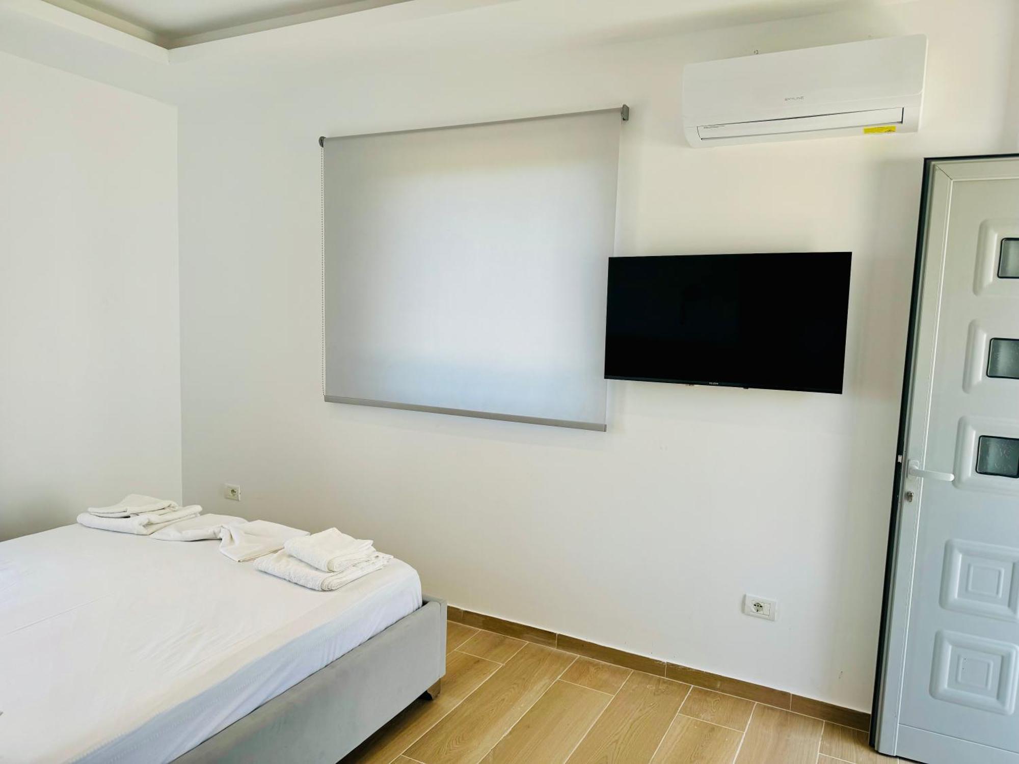 Petros Rooms Himare Buitenkant foto