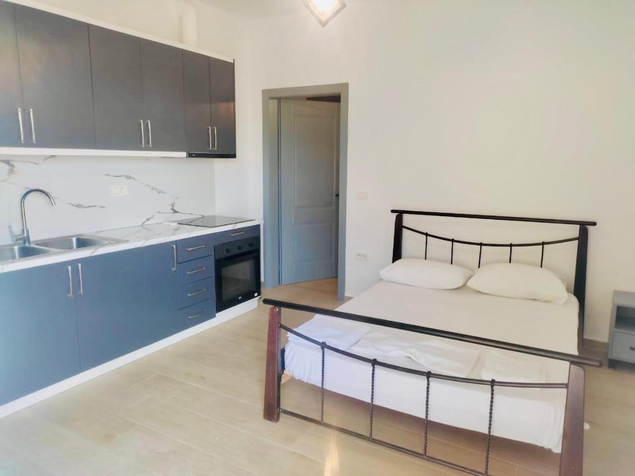 Petros Rooms Himare Buitenkant foto