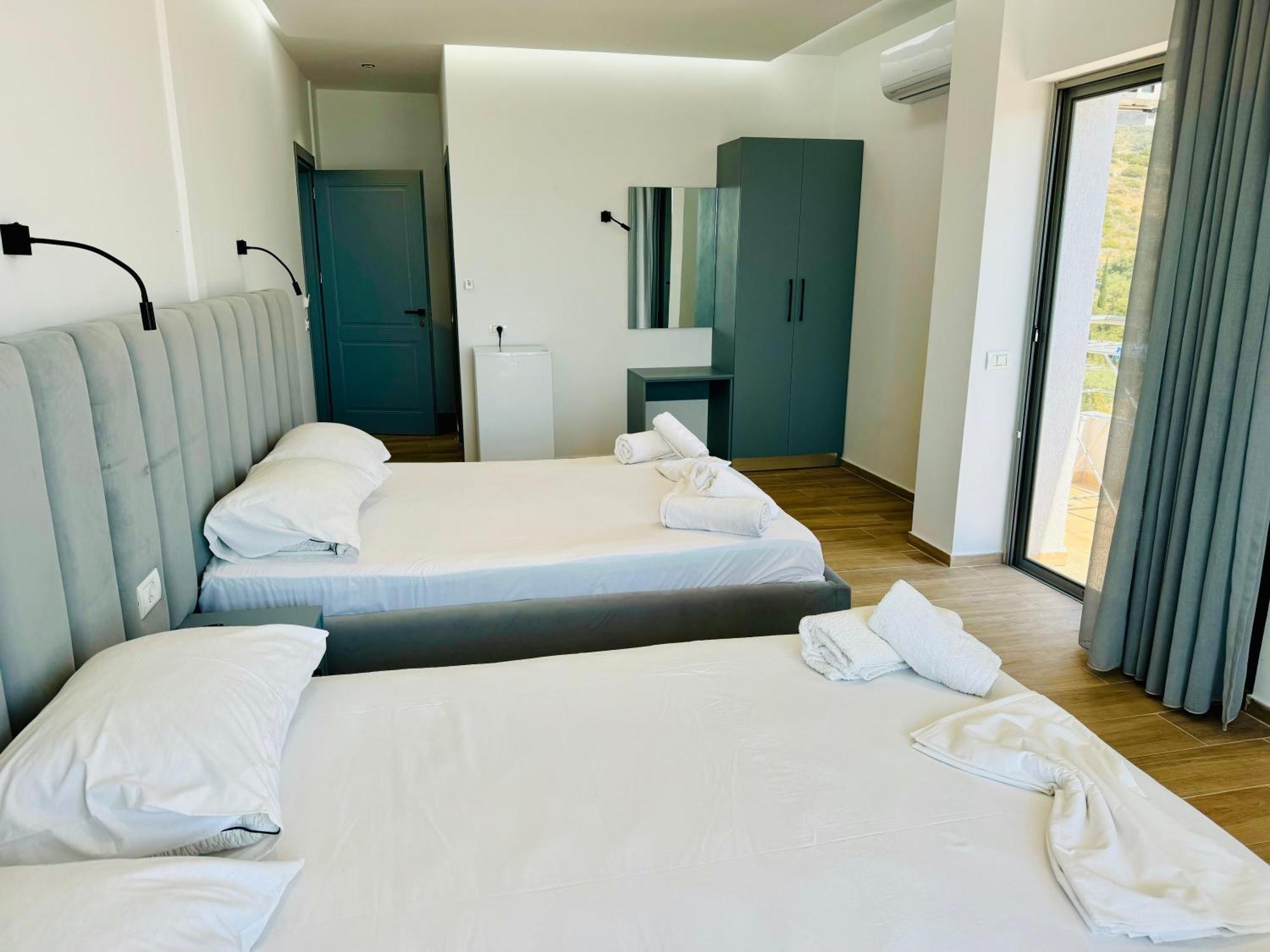 Petros Rooms Himare Buitenkant foto